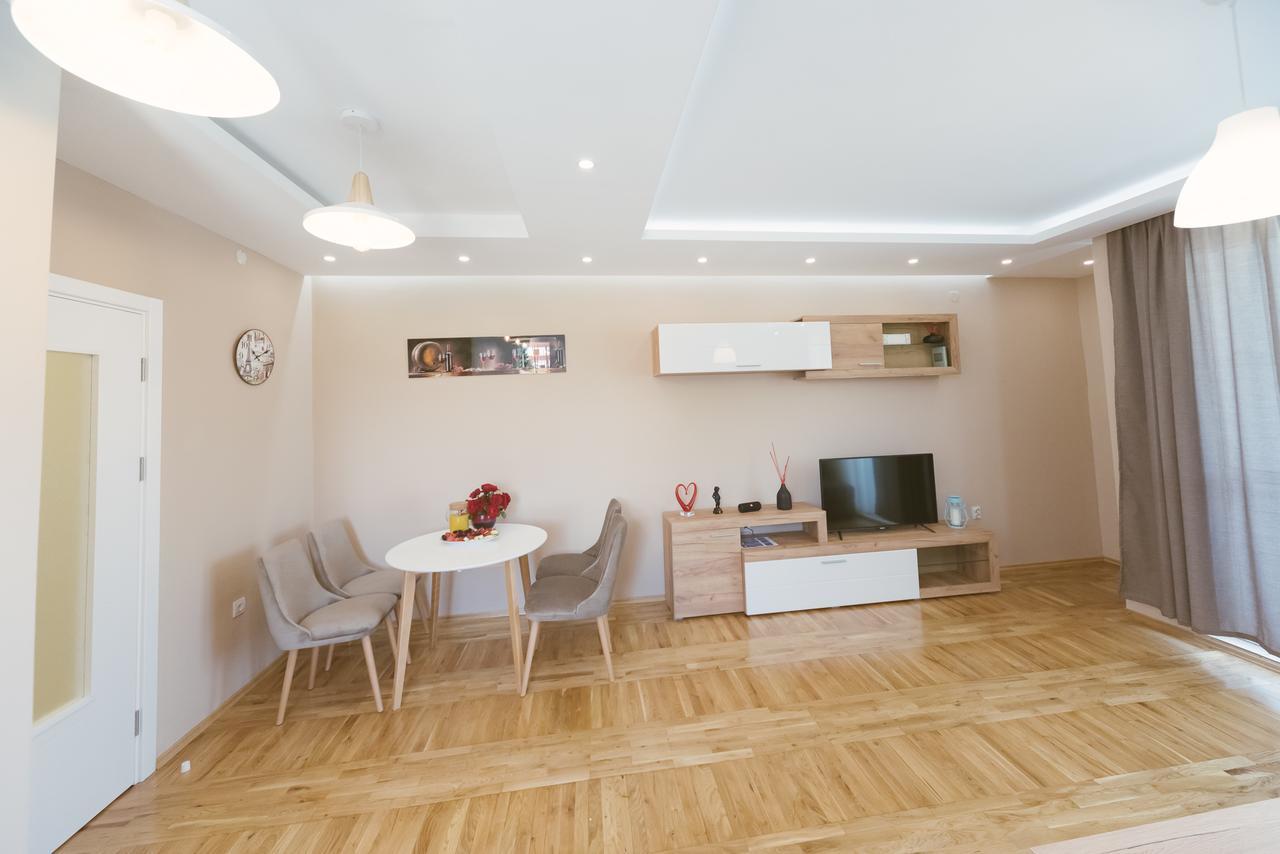 Apartment Luxury Explorer بودغوريتْسا المظهر الخارجي الصورة