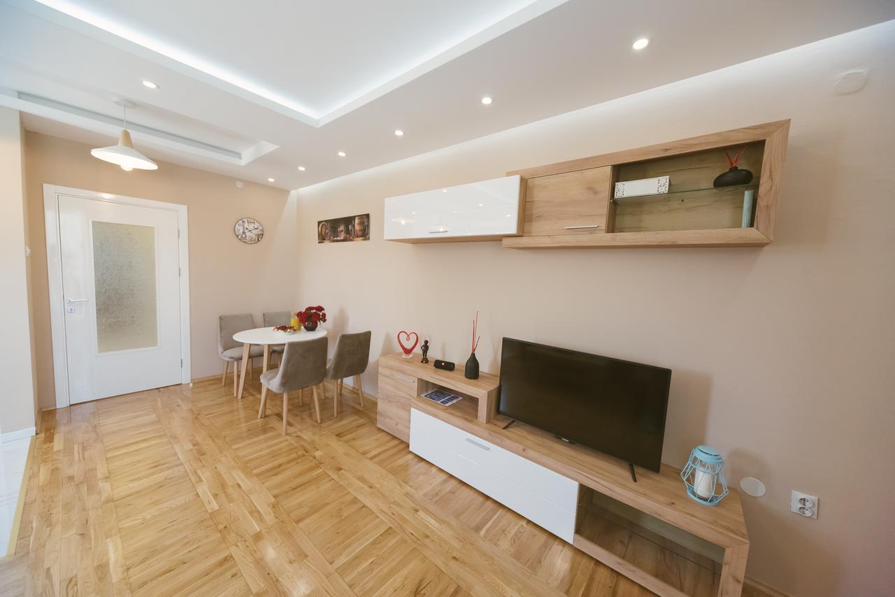 Apartment Luxury Explorer بودغوريتْسا المظهر الخارجي الصورة
