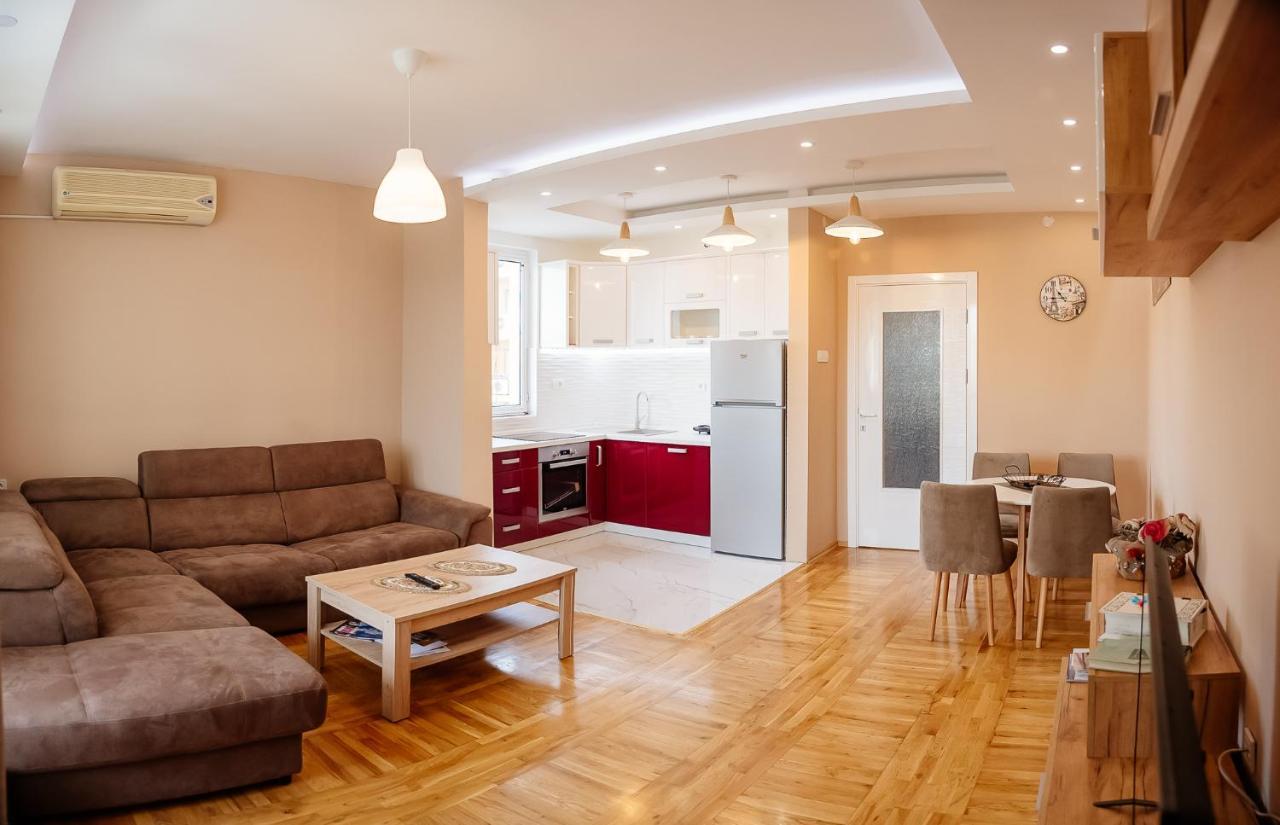 Apartment Luxury Explorer بودغوريتْسا المظهر الخارجي الصورة