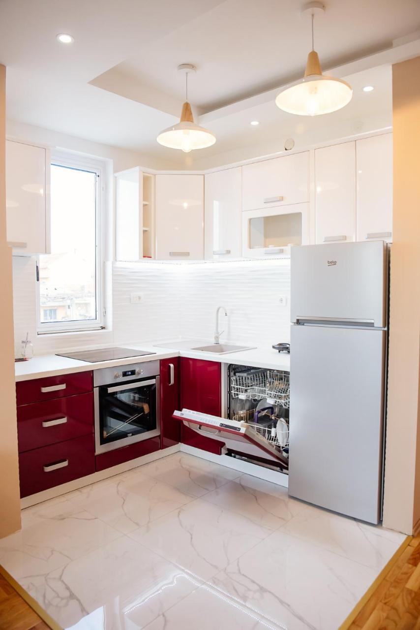 Apartment Luxury Explorer بودغوريتْسا المظهر الخارجي الصورة